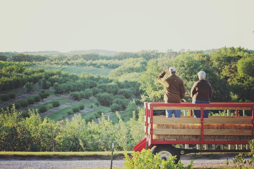 Hay Rack Rides Kimmel Orchard & Vineyard Nebraska City, NE