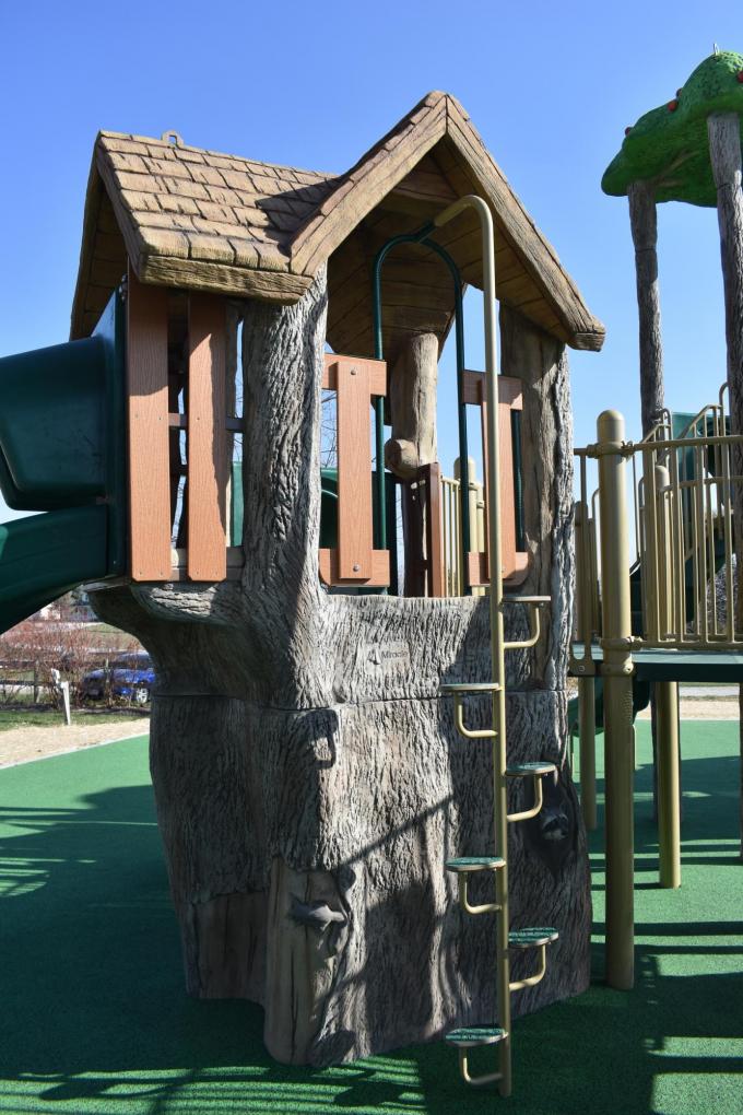 playground treehouse