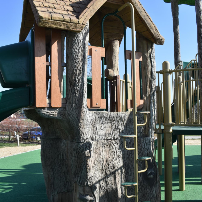 playground treehouse